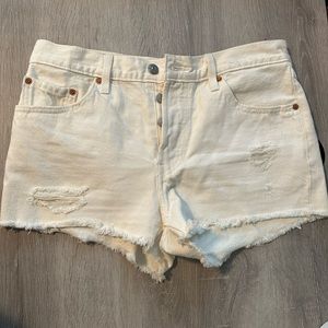 Levi’s white distressed 501 shorts 28